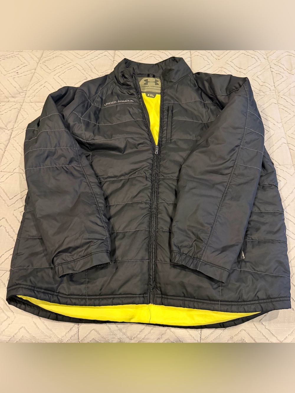 Men’s XXL Under Armour Black Puffer Jacket with Yellow Lining